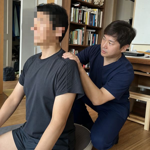 척수·척추질환 재활운동 방문 모습