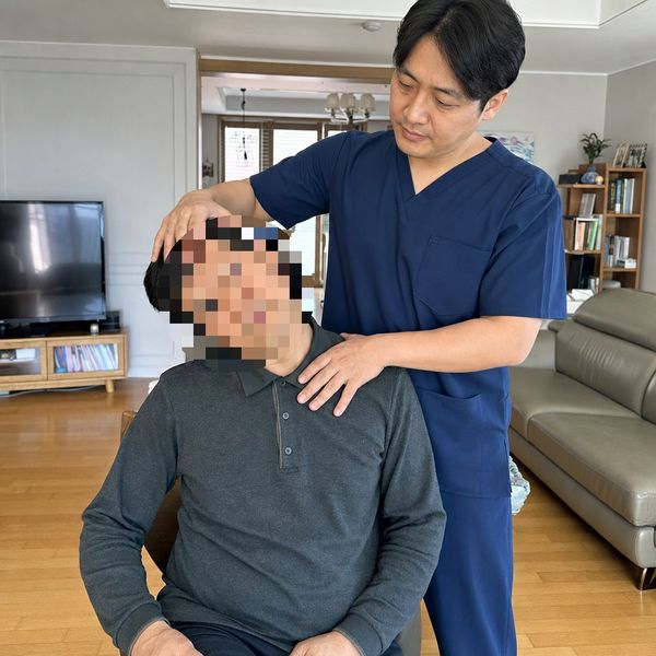 척수·척추질환 재활운동 방문 모습