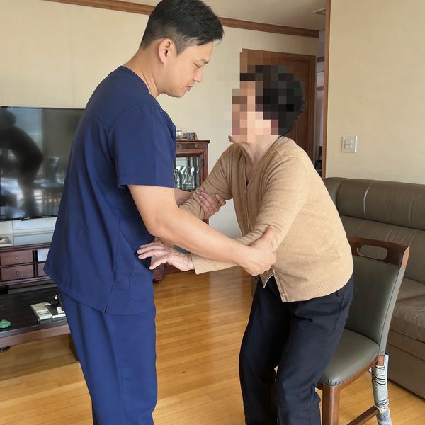뇌병변 재활운동 방문 모습